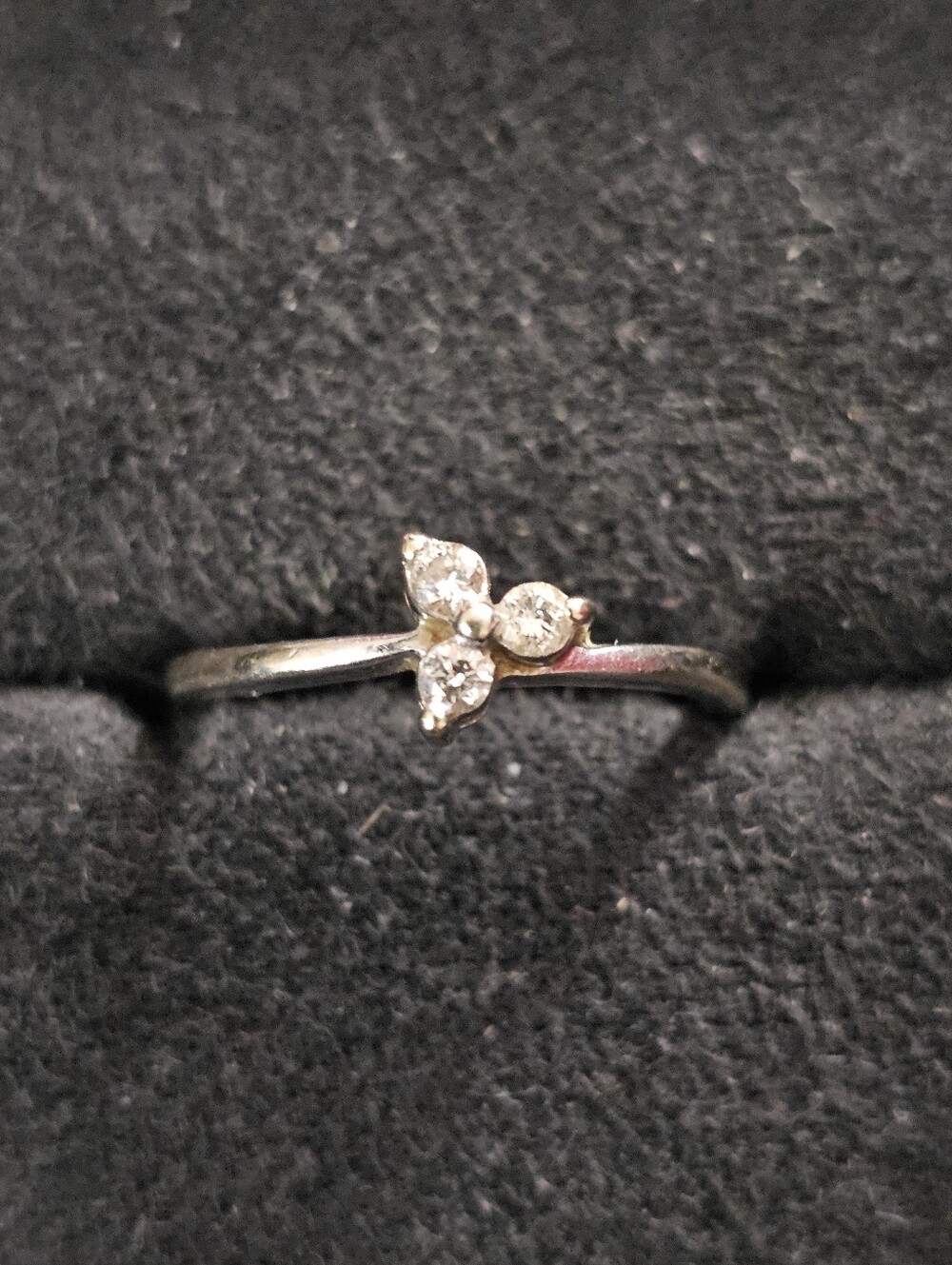 10k Diamond White Gold Ring
